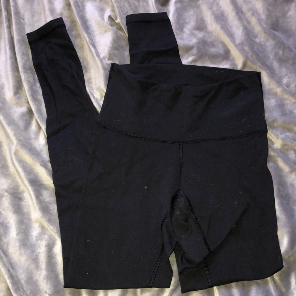 Lululemon Wunderunders Size 6!